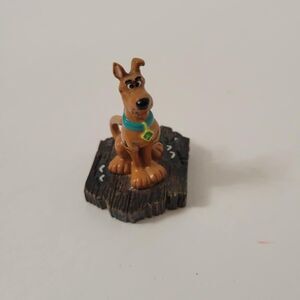 Vintage 1999 Scooby-Doo Resin Figure 1.75"